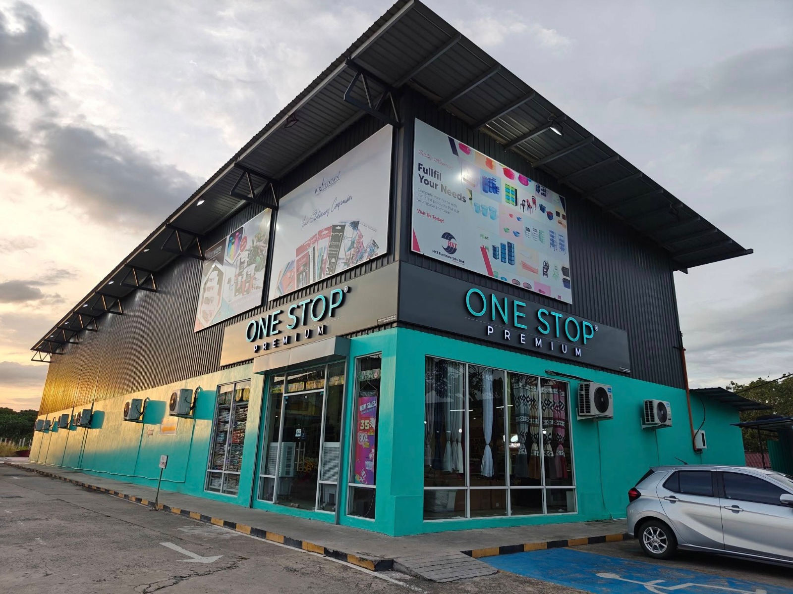 One Stop Superstore： TCT集团的创始品牌，超过 200 家门店遍布全国, 提供全面的家庭需求解决方案。